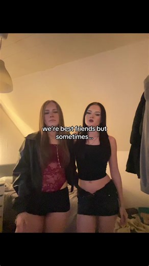 Best Friends Kissing: A Funny Take on Friendship