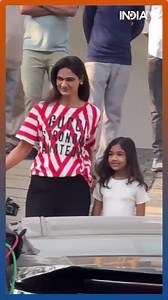 Super star Allu Arjun reached home after being released from jail, his wife became emotional। #AlluArjun #Pushpa2 #AlluArjunWife | IndiaTv English