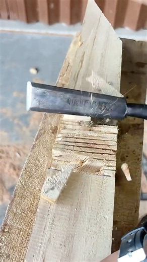 How to reinforce the roof structure of a wooden house #woodworking #carpentry #woodenhouse #wood