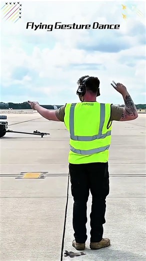 Do you know why pilots need to do funny hand gestures and dances?#airforce #usa🇺🇸