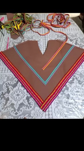 Elaboración de un Poncho Campesino con Todo el Amor del Mundo