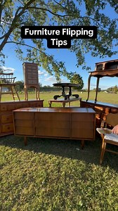 38K views · 31K reactions | Furniture flipping tips! Here is what to look for and to NOT look for when furniture shopping for your next flip! #flip #furnitureflip #furnitureflipping #dresser #dresserflip #thrift #thrifted #thriftstore #thriftshop #diy #sidehustle #furnituremakeover | Sasser House | Facebook
