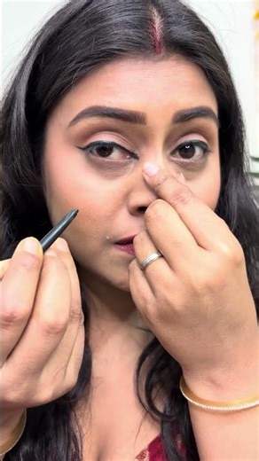 Eye liner hack #eyemakeup