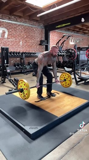 Want to build an impressive Back? Watch this and start utilizing BOTH. Here’s your workout https://www.jimstoppani.com/training/build-the-back-you-want | Dr. Jim Stoppani