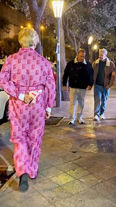 977K views · 6.8K reactions | PRANK BARBIE DANCE﫧. Reazioni imbarazzanti. #barbie #dance #prank #scherzo #dualipa #lgbtqcommunity #ballerina #reaction #movie #tiktok4fun #trend #reels #fypシ゚ | Matteo Del Campo | Facebook