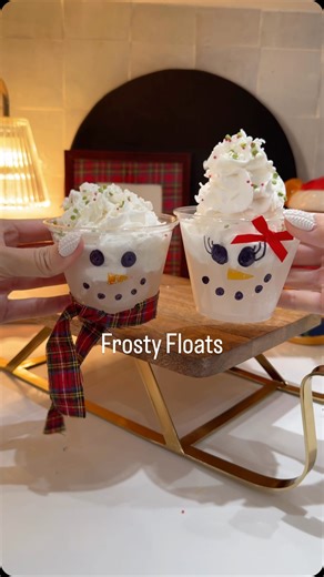 Krystal Dunn | Frosty Floats ⛄️ These frosty the snowman floats are perfect for your next movie night and so yummy! To make it: • Draw a snowman face... | Instagram