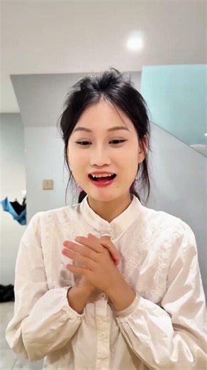 The magic paintbrush grants wishes 😍🥰😘 (Do not imitate the story's acting.)