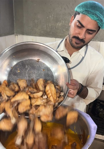 Chicken steam roast ….. recipe…. Ingredients… chicken 10 pieces, salt to taste,chilli flakes 1tsp,red chilli powder half tsp, turmeric half tsp, Zera 1tsp , coriander powder 1tsp, ginger garlic green chili paste 1 tsp, chilli sauce 2 tsp , ketchup 2 tsp , lemon juice 2 tsp , dahi 300 gm , tikka masala 1 tsp #steamroastchicken #chicken #chickenroast #chefarslan #fyp