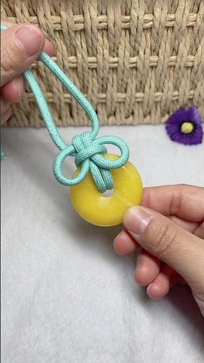 "How to Make a Paracord Survival Bracelet (Quick & Easy)"