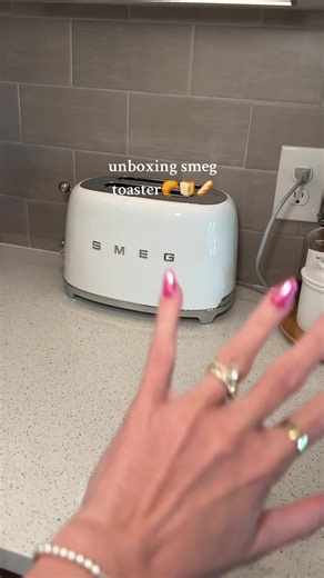 unboxing the smeg toaster 🍞🥖🥐 #smeg #smegtoaster #unboxing