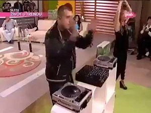 This has to be the biggest DJ fail ever! 😂😂 | EDMHouseNetwork