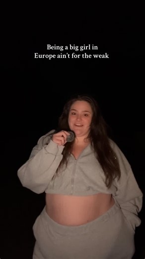 Georgia Rose Curve Model on Instagram: "#plussize #biggirl #fat #plussize #fatliberation #fatpositive #bbws #thickwomen #americansabroad #berlin #solotravels"