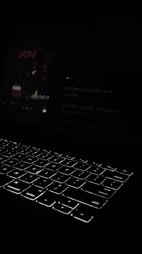 EasyE - No more ? #lyrics #music #macbooklyrics #trending #fyp #applemusic #spotify #fypシ #viral #rap #99 #songs #90song