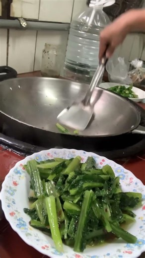 Spinach Boiled in Hot Water #easycooking