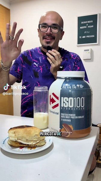 Qué vas a desayunar hoy ?Mi desayuno del día de hoy, partí tomándome mi proteína favorita que es la ISO100 sabor Chocolate Peanut Butter ❤️ un manjarsh ! Jajaja aprovechen de usar mi código en Chilesuplementos y obtendrán un 10% de descuento sobre precio normal ! Así me compro mis proteínas 🫢#descuento #proteina #desayuno
