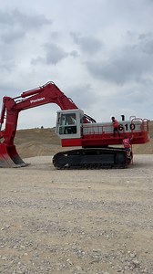 some footage of the Poclain 610 at Engins Passion 2022. This was the very last time the 610 worked at the event and the reason for the small bucketfuls was to minimise the risk of last minute mecahnical failures happening. The larger Poclain 1000 had already suffered a hydraulic pump failure during the event. We'll have the story on the event in the next issue of the magazine | Awesome Earthmovers