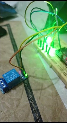 Relay module Turns ON with ESP-32