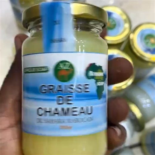 La graisse de chameau est un remède ancestral reconnu pour ses multiples bienfaits. Riche en acides gras essentiels et en nutriments, elle est utilisée aussi bien en cosmétique qu’en soin traditionnel. | Nasrou