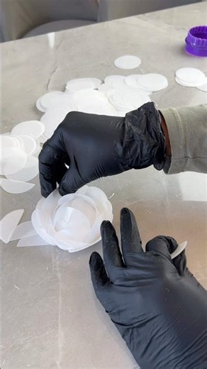 Learn how to make wafer paper roses in less that 60 seconds