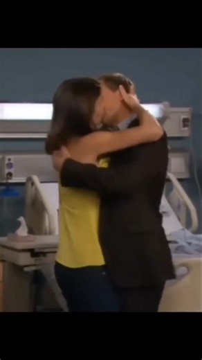 Barney & Robin's Kiss Scenes💋😭