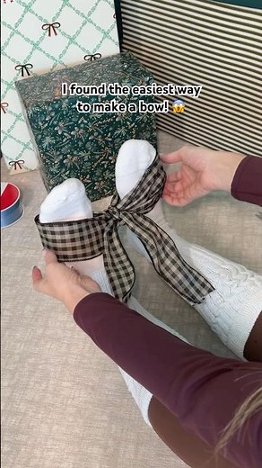 How to make the perfect bow for holiday gift wrapping and decor!!