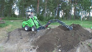 Avant, Backhoe 210 2, Avant 300-700 Series attachment | Jebsen & Jessen Technology Turf & Irrigation