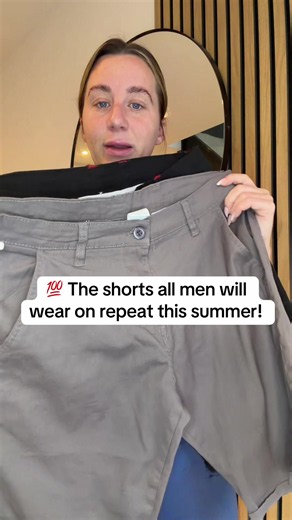 These Men’s Super Stretch Chino Cargo Shorts are built for all-day comfort with a relaxed fit, soft cotton fabric, and practical cargo pockets. Whether you’re heading on holiday, relaxing at the weekend, or out with friends, these shorts have you covered. 🔥 #MensFashion #MensShorts #CargoShorts #SummerStyle #Tiktokmademebuyit