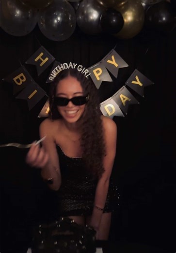 Celebrating a Stylish Seventeen Birthday with Cake