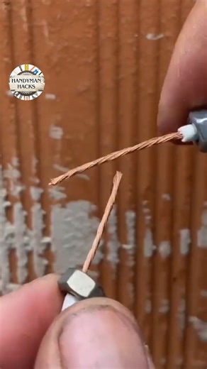 7.1K views · 12 reactions | The best splice you’ll ever see — solid, clean, unbreakable! ⚡ #handytips #handymanhacks #electricalmastery #smartfix #diysolution #easyhandytips #simpletrick | Handyman Hacks | Facebook