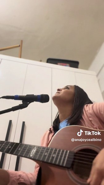 Os vídeos de ana joyce (@anajoycealbino) com som original - ana joyce