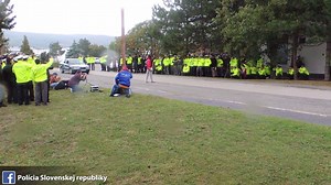 63K views · 375 reactions | CRASH TEST: ČO SA STANE, KEĎ AUTO IDÚCE...