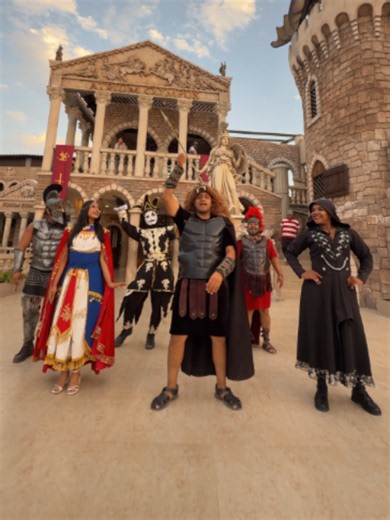 Nuestros personajes intentaron hacer este trend. 🏰 🕺 ¿A cuál le salió mejor? 😅 #castillodechancay #limaperu🇵🇪 #turismo #trend #humor