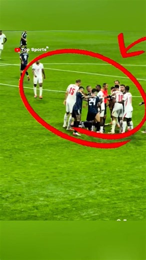 Jude Bellingham CLASHES With Lionel Messi! 😳🏴󠁧󠁢󠁥󠁮󠁧󠁿🇦🇷