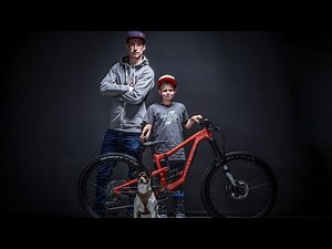11-year-old downhiller Johann Schumacher in action | Father Heiko explains how! | Jasper Jauch