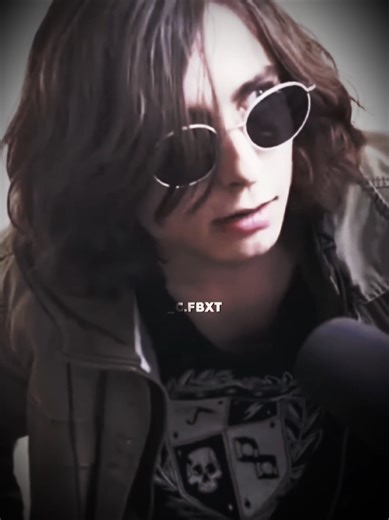 Aprende a Tocar la Flauta con Aidan Gallagher