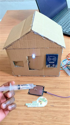 Raindrops detection with ESP32 to control door automatically ‪@TMEEducation‬
