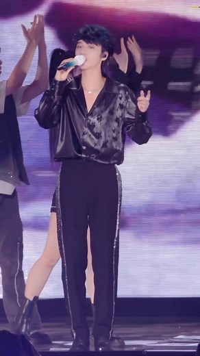 TFBOYS十周年演唱会王俊凯《我们的时光》单人直拍 @kkkwang2 cr.王俊凯Youtube频道自制 #王俊凱 #tfboys王俊凯 #tfboys #karry #wangjunkai #wjk #karrywang #wangjunkai #idol #singer #actor #boy #popstar #handsome #왕준개 #왕준카이 #TuấnKhải #VươngTuấnKhải #ワンジュンカイ | 王俊凱Youtube個人頻道