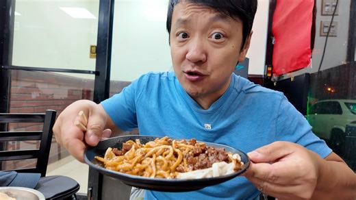 New York City is full of incredible food, but finding delicious, filling meals for just $4 is rare—unless you know where to go in Chinatown! I found a hidden gem serving up handmade dumplings and fresh noodles at unbelievably low prices, and I’m taking you on a cheap eats food tour! | Strictly Dumpling