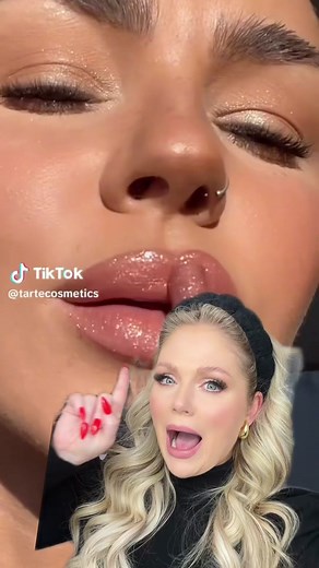 Trying the new @tarte cosmetics maracuja juicy shimmer glass glitter lip plump in rosy copper #fyp #makeup #beauty #beautytok #glitterlips #glitterlipstick #tartemaracujajuicylip #glitter