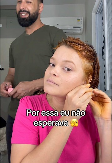 Marido Surpreende com Humor em Vídeo Arrumando
