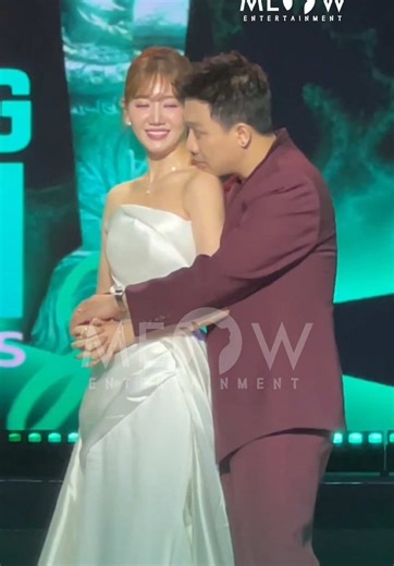 Trấn Thành và Hari Won tình cảm tại Làn Sóng Xanh 2025