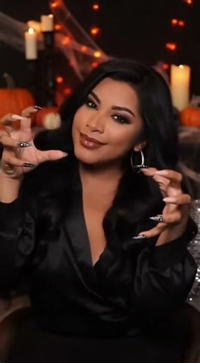 🕸️ Black Magic Nails for the Perfect Halloween Look!