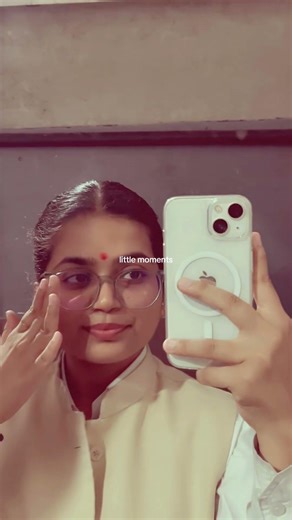 Day 2/75 of posting random snaps #love #banaras #musicgenre #travel #indianmusicexperience