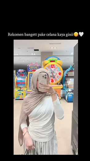 3K views · 562 reactions | Adem + nyaman bangett dipake﫶 #pants #reels #berandainstagram #fypdong #lfl #ootdhijab #explorepage #igdaily #simplefits #adem #nyaman | Isengaja30 | Facebook