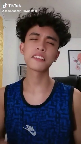 How to Use CapCut's AutoVelocity for Automatic Photo Slideshow