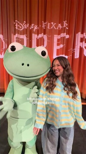 meet my new bff, tom lizard!! 🦎 #hoppers #pixar