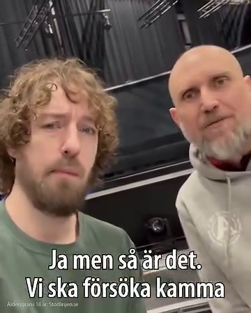 Ikväll är det inga mindre än komikerna Nisse Hallberg och Fritte Fritzson som sitter i Heta Stolen. Tävlar gör de för FRYSHUSET, så nu önskar vi dessa underhållande killar ett stort lycka till! 🤩 👍🏼 | Postkodmiljonären