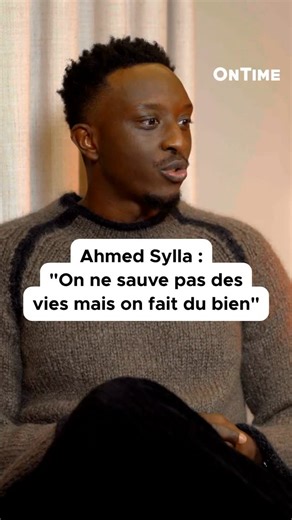 Sur le tournage de son film « L’infiltrée », @ahmedsylla a amené des jeunes découvrir un plateau de cinéma 🎥 Le film sort mercredi au cinéma Interview complète sur la chaîne de OnTime ! 🎙️ @ahmedsylla 🎥 @victor.lp_ 🎥 @julesbl.pics de @eicar_paris | OnTime