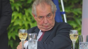 Prezident Miloš Zeman slaví 75. narozeniny: Nejprve si vzal spolužačku ze střední, poté svoji asistentku – Lifee.cz