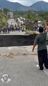 1.4M views · 9.4K reactions | Bridge collapse in real time | BI Phakathi | Facebook